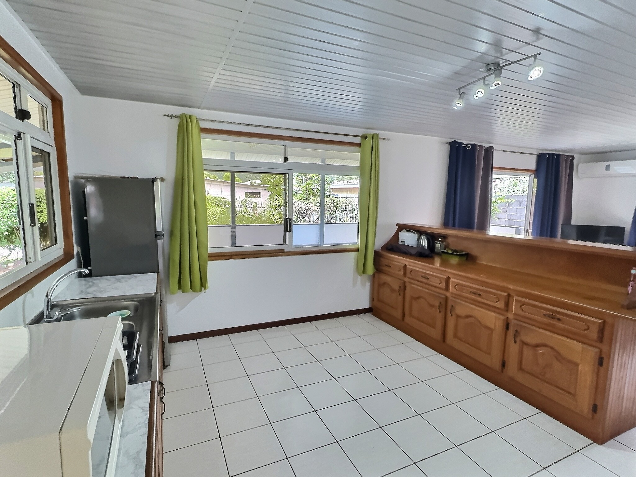 A LOUER MAISON F3 MAHINA 2