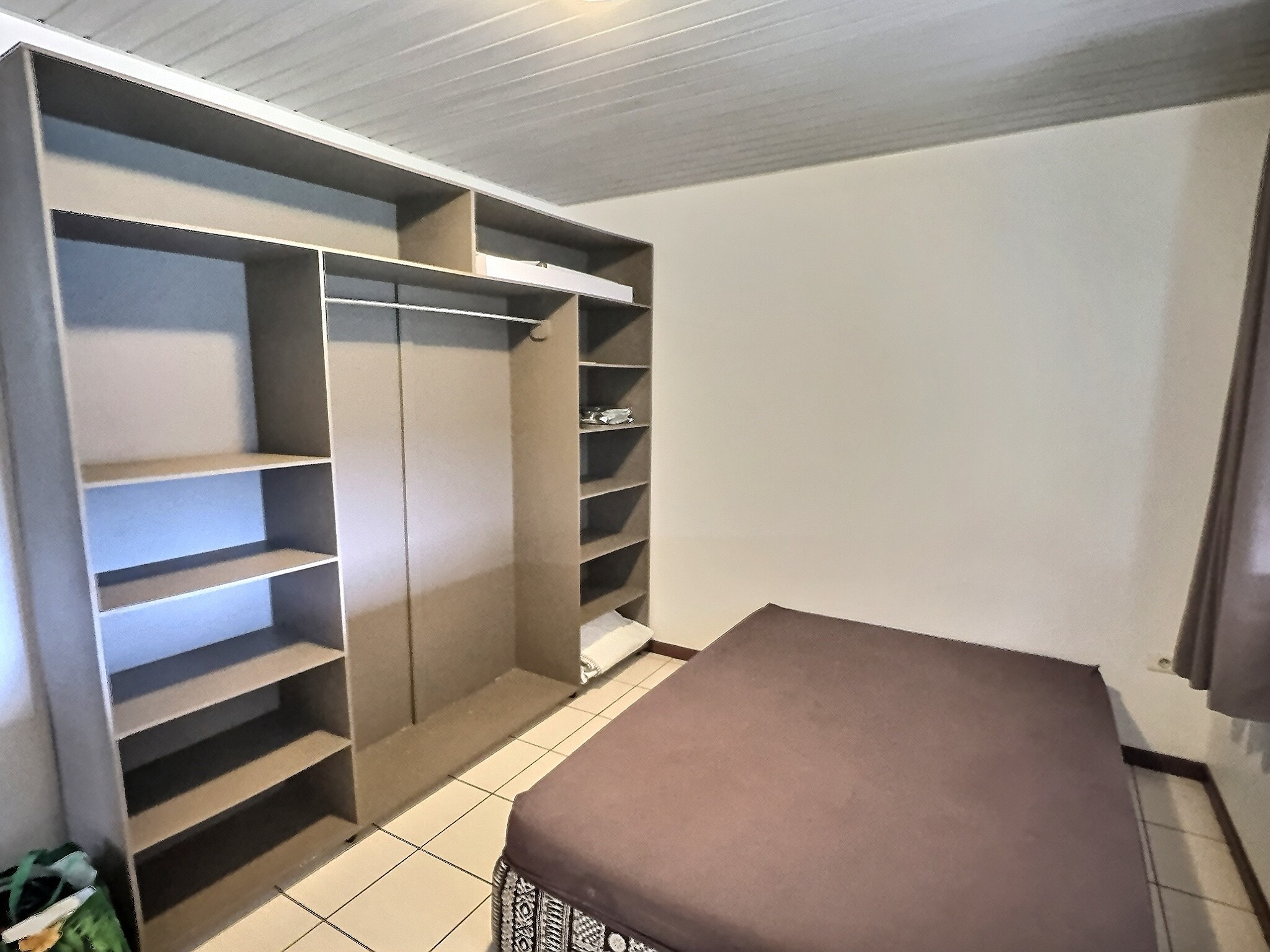 A LOUER MAISON F3 MAHINA 9