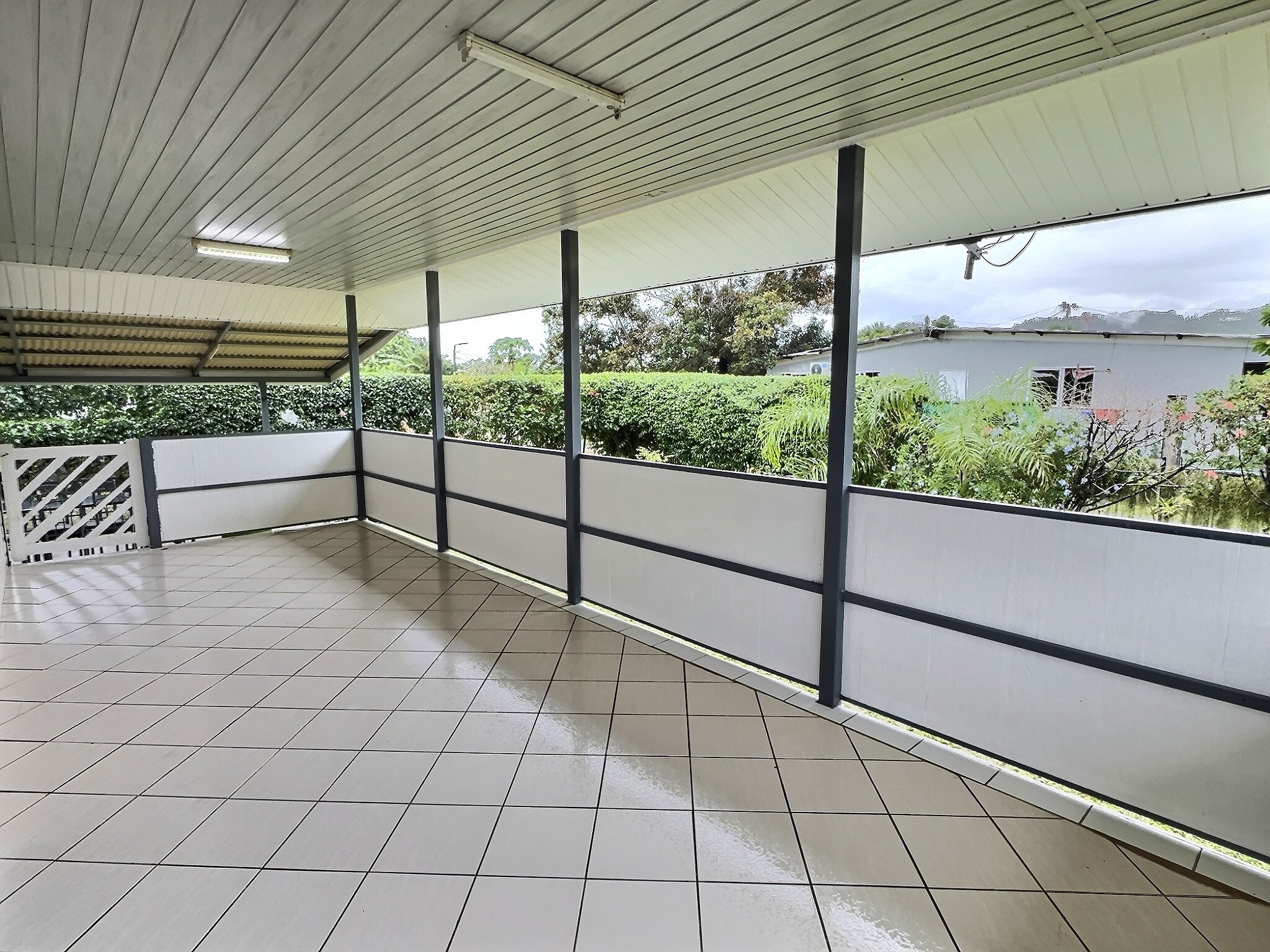 A LOUER MAISON F3 MAHINA 12