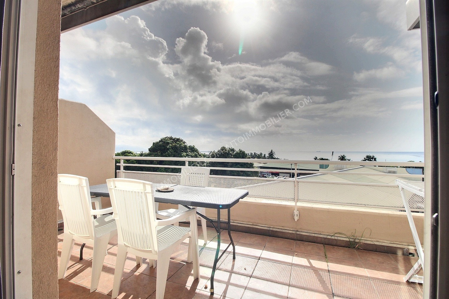 A LOUER STUDIO 32 M² FAAA 1