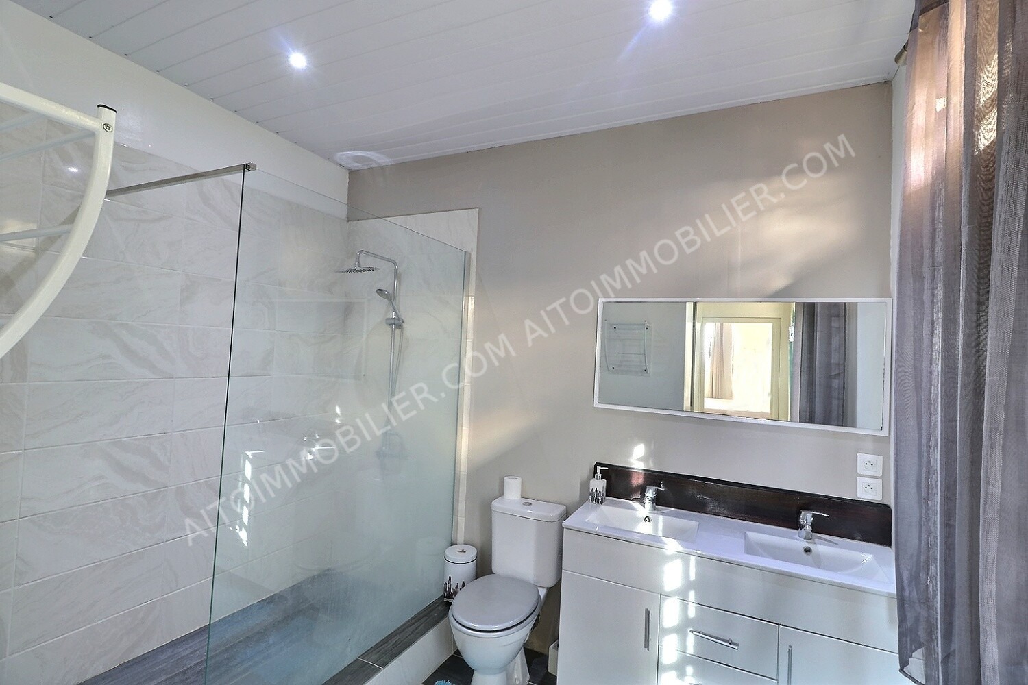 À LOUER APPARTEMENT F4 ARUE 9