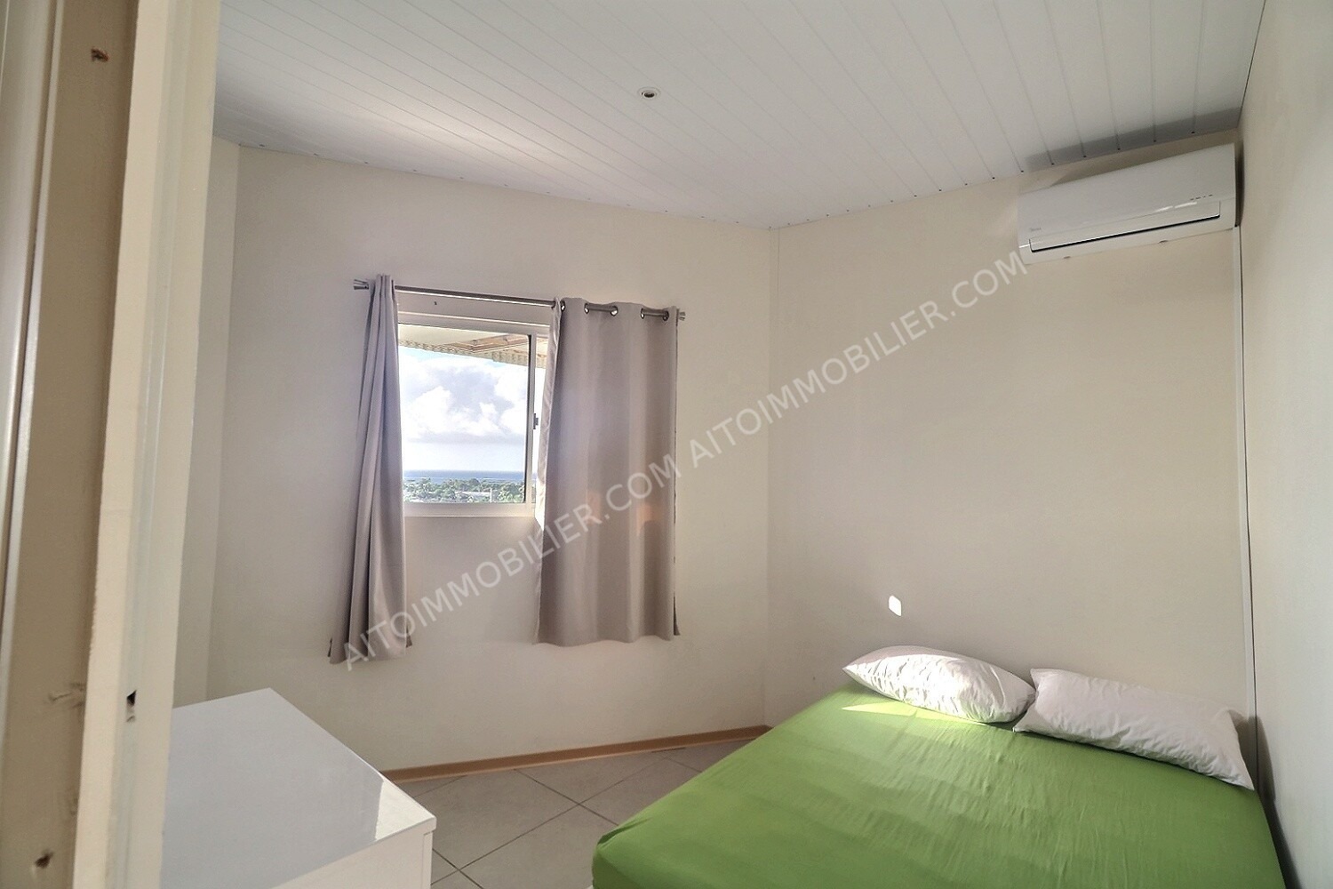 À LOUER APPARTEMENT F4 ARUE 6