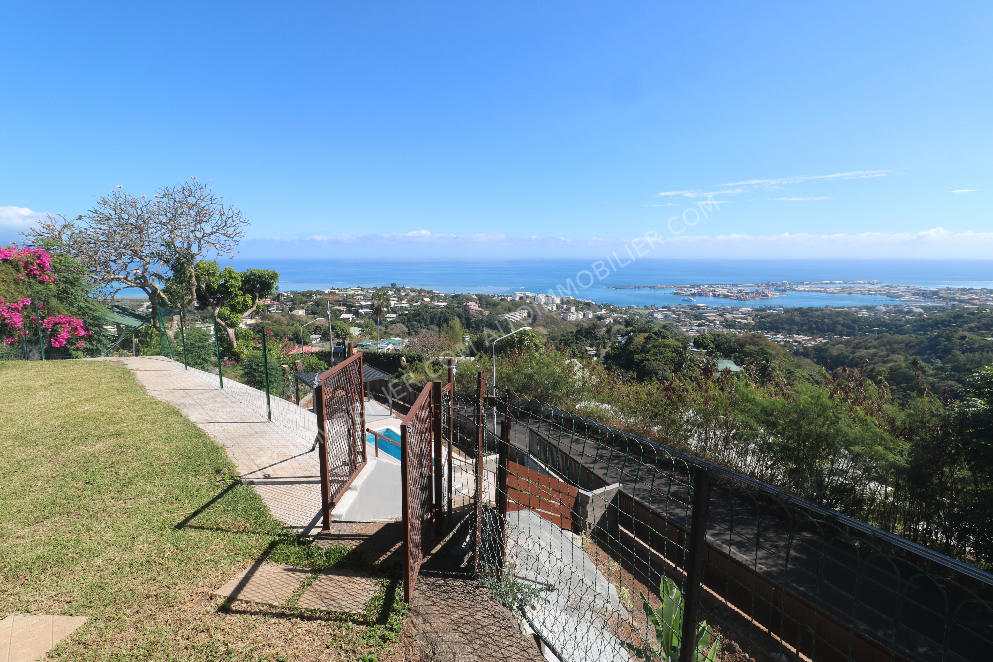 LOUE MAISON F4 PAMATAI 6