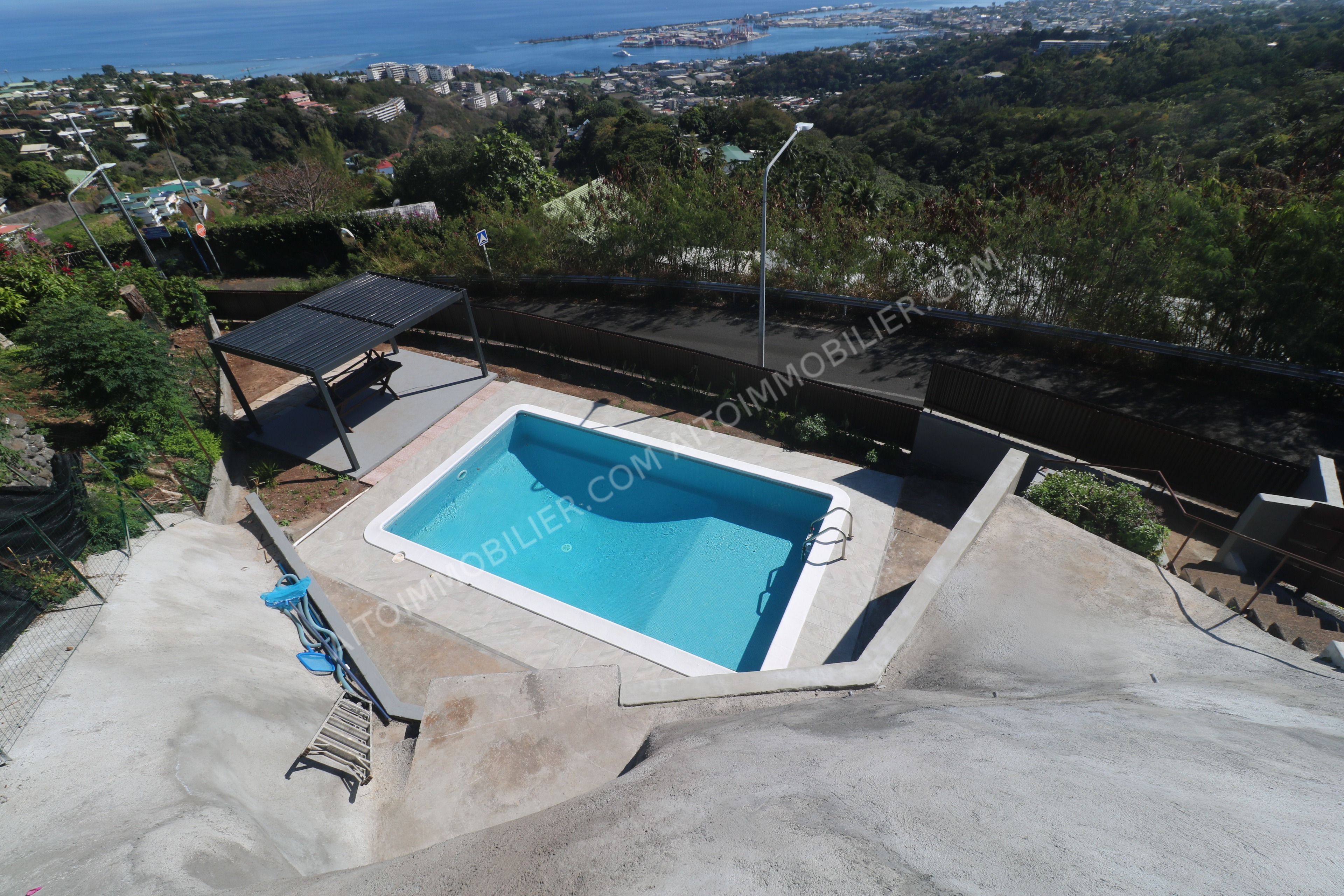 LOUE MAISON F4 PAMATAI 7
