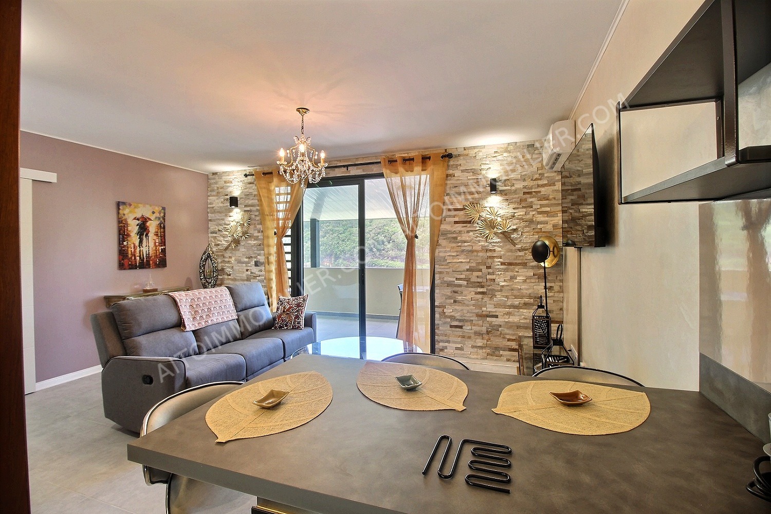 A vendre bel appartement neuf de type F2  standing en dernier étage. 3