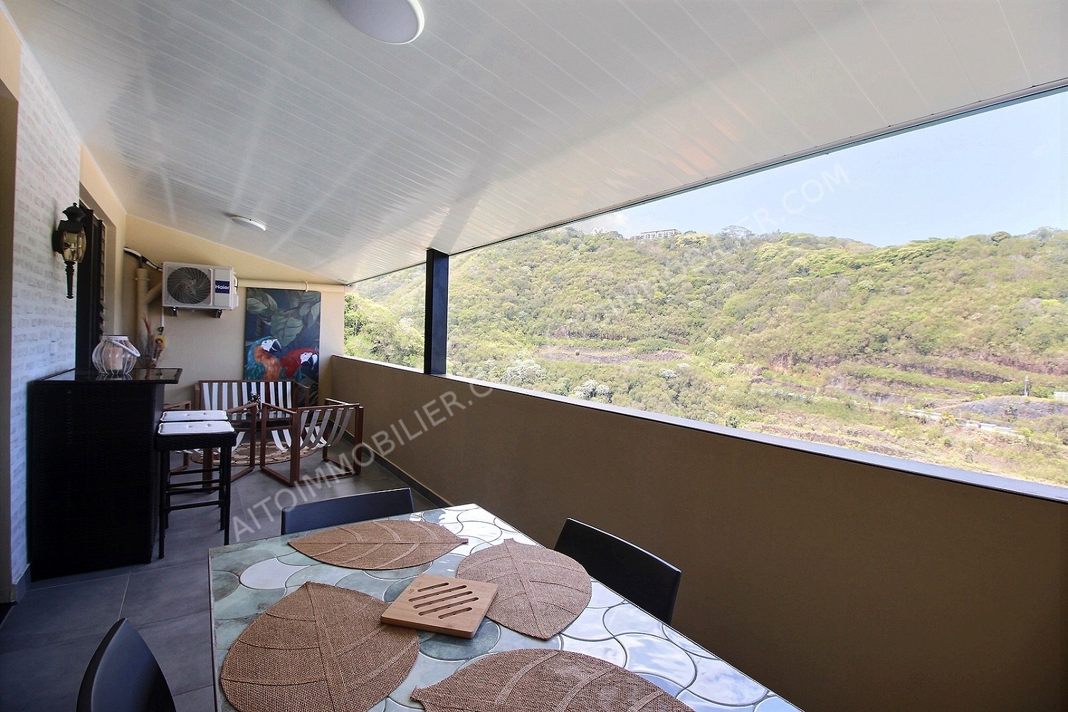 A vendre bel appartement neuf de type F2  standing en dernier étage. 8