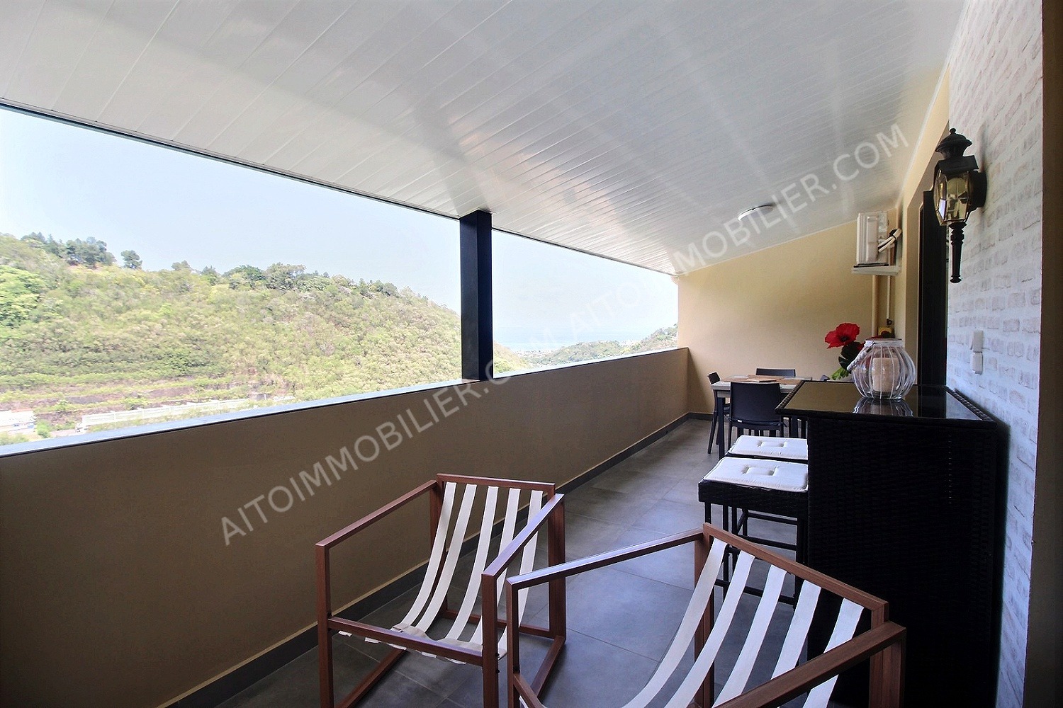 A vendre bel appartement neuf de type F2  standing en dernier étage. 7