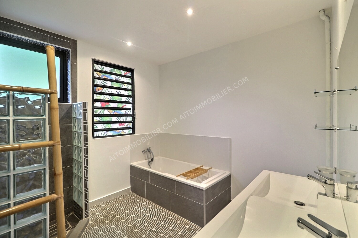 Vente maison sur Pamatai Hills 11