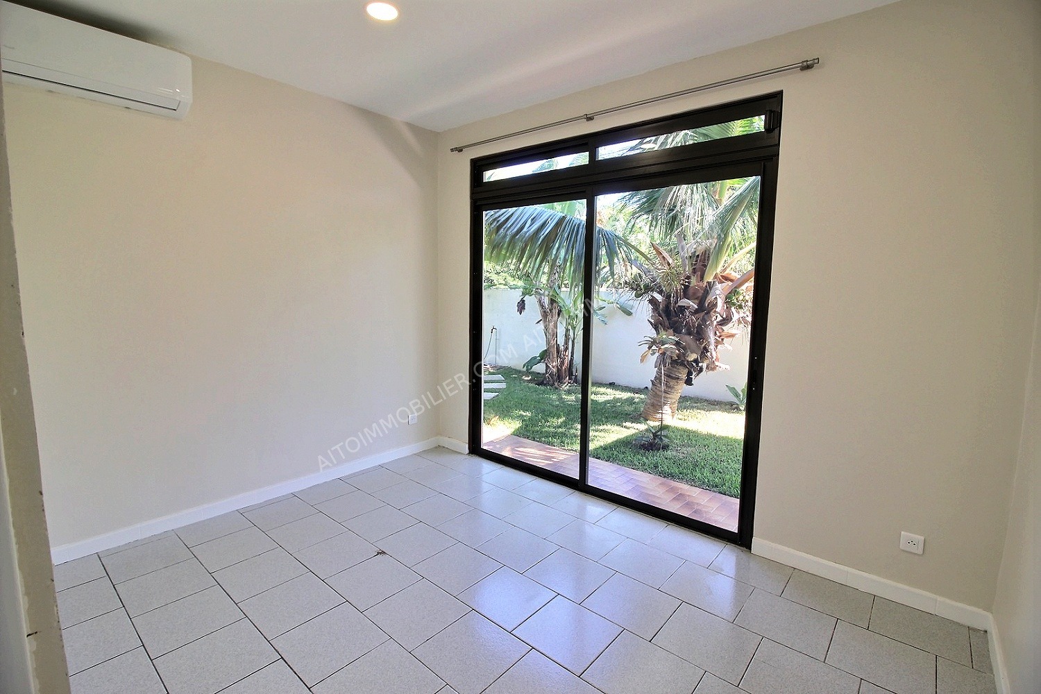 A LOUER MAISON F3 PAMATAI 7