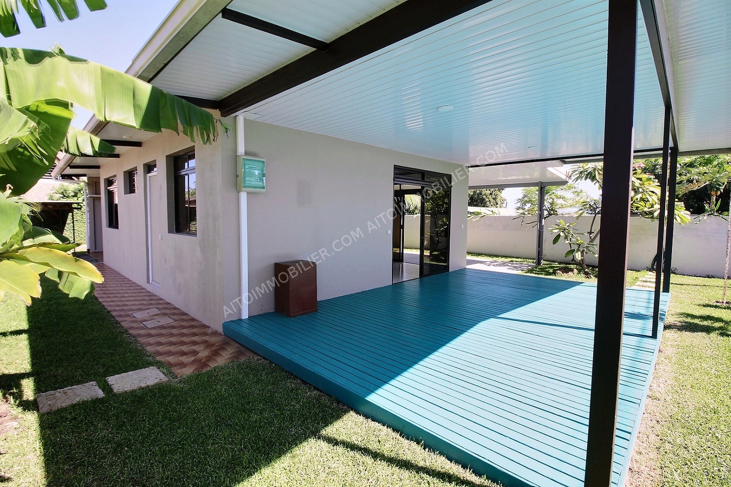 A LOUER MAISON F3 PAMATAI 9