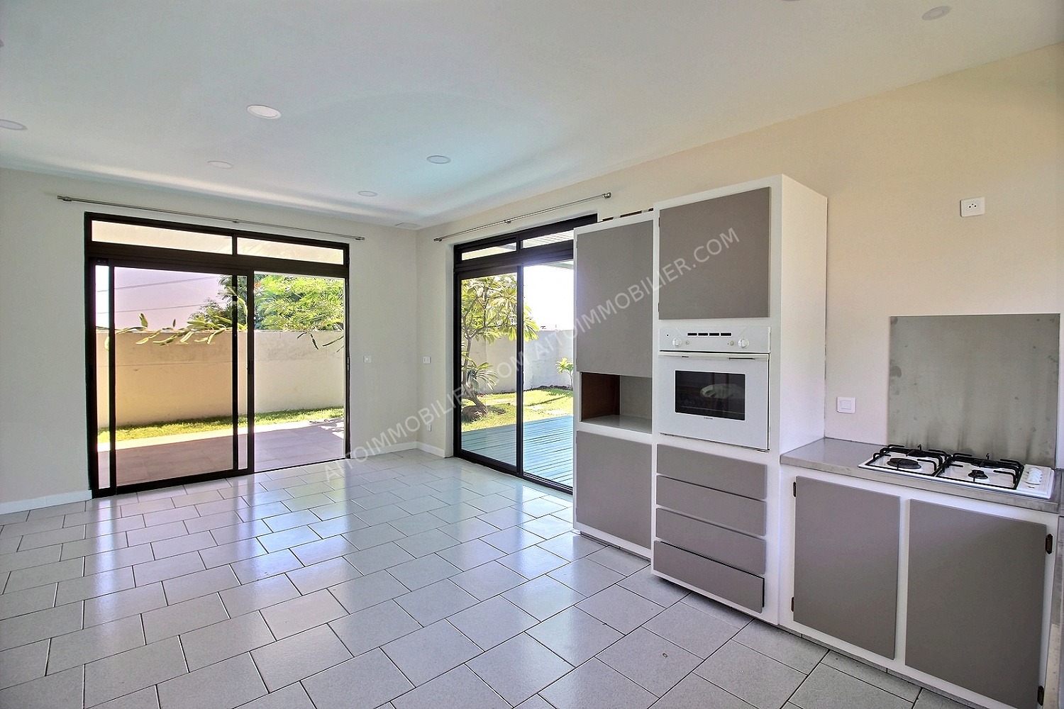 A LOUER MAISON F3 PAMATAI 2