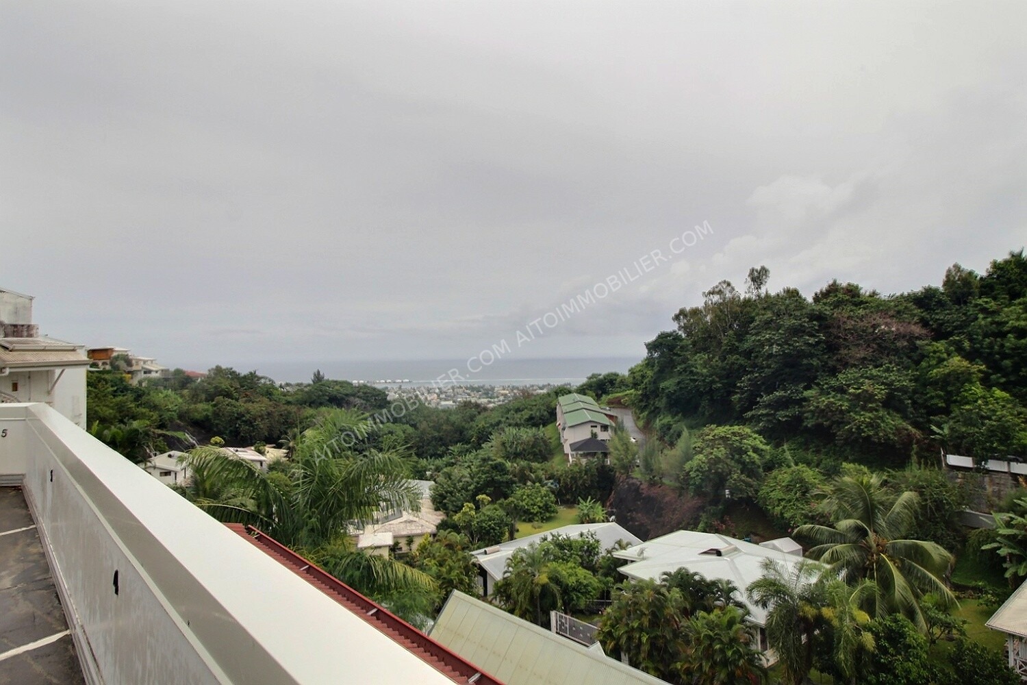 A LOUER APPARTEMENT F2 PIRAE 5