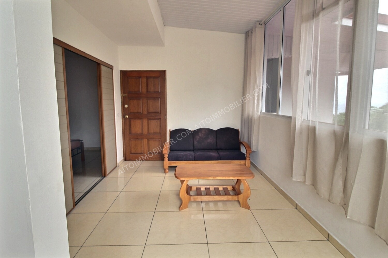 A LOUER APPARTEMENT F2 PIRAE 3