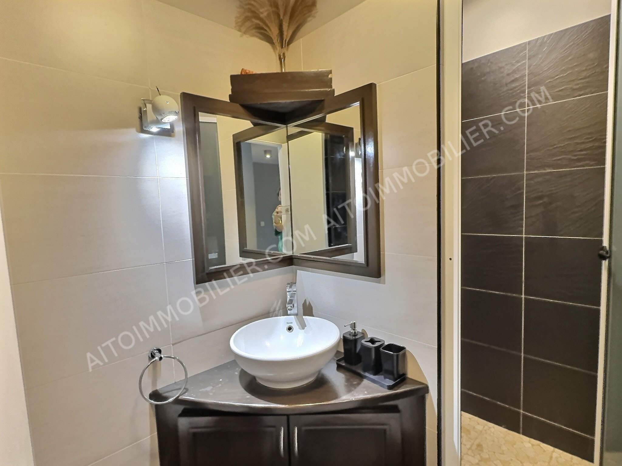 Vente appartement F3 sur Papeete en dernier étage 6