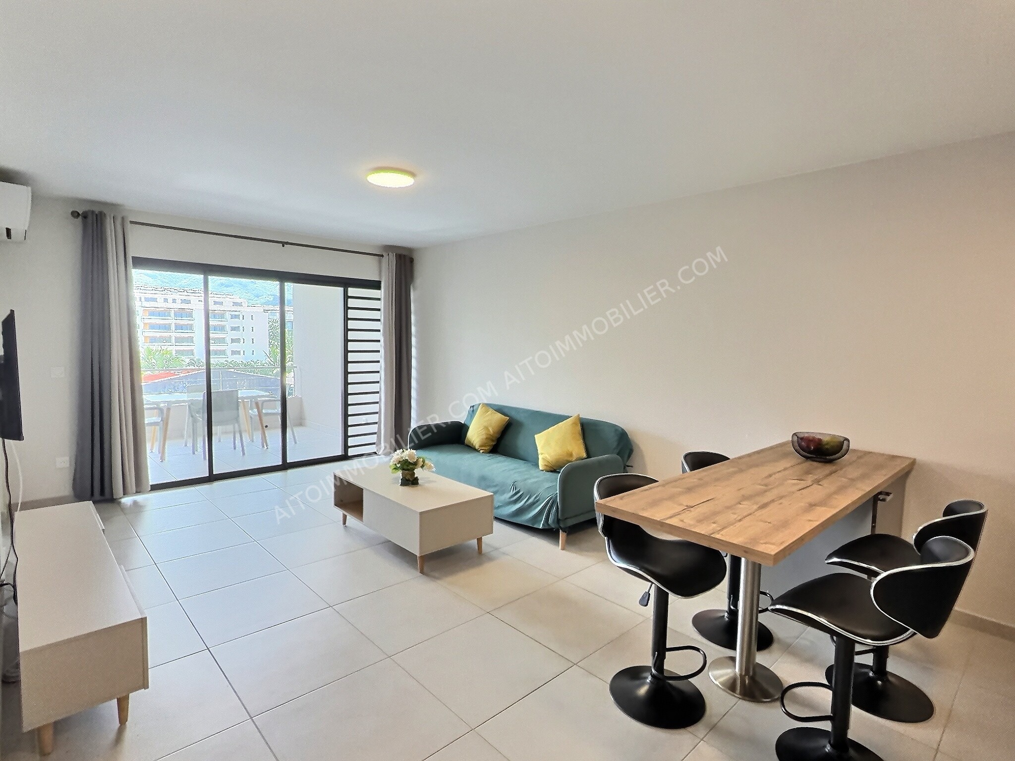 A LOUER APPARTEMENT F2 TAUNOA 2