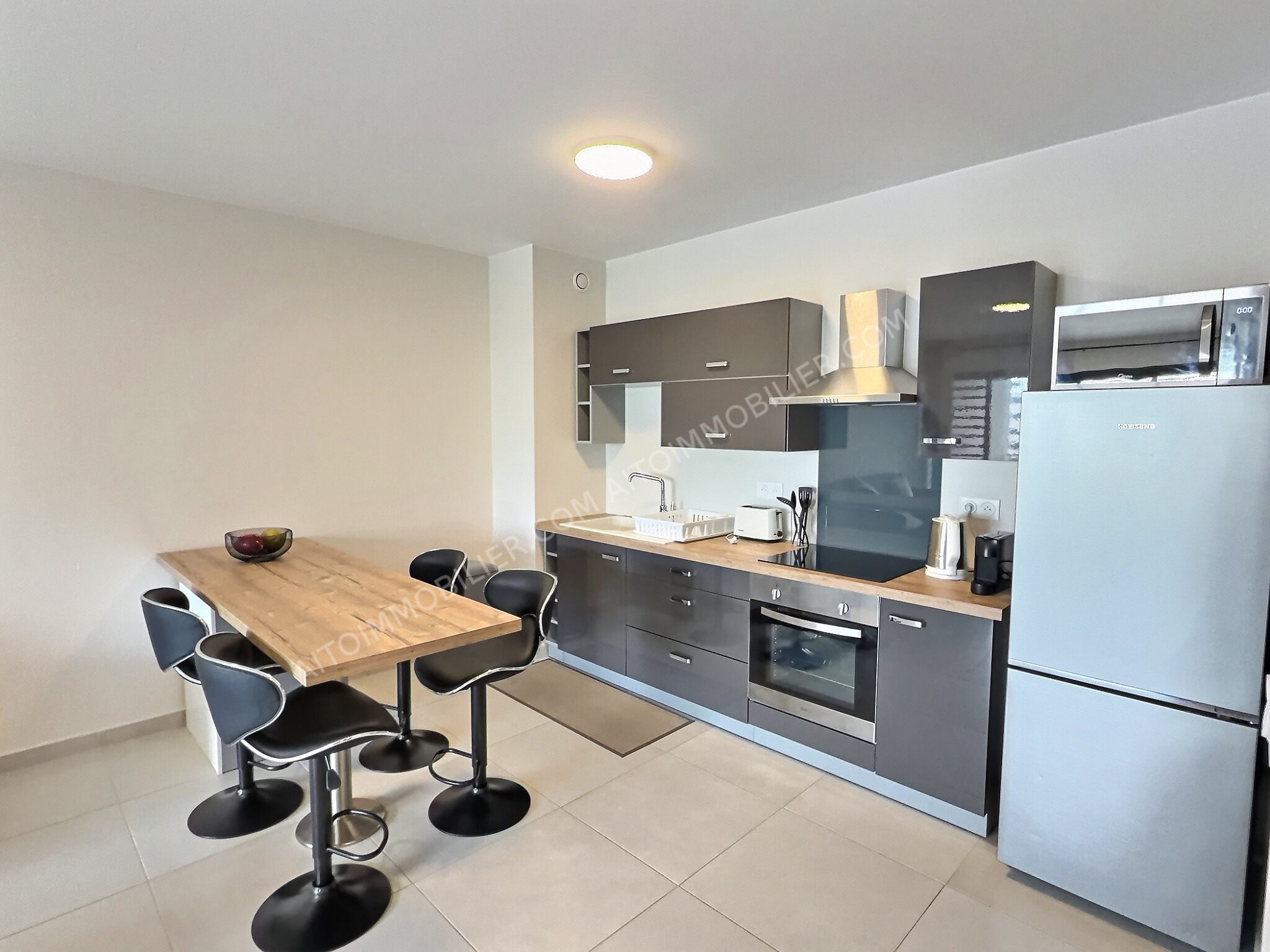 A LOUER APPARTEMENT F2 TAUNOA 3