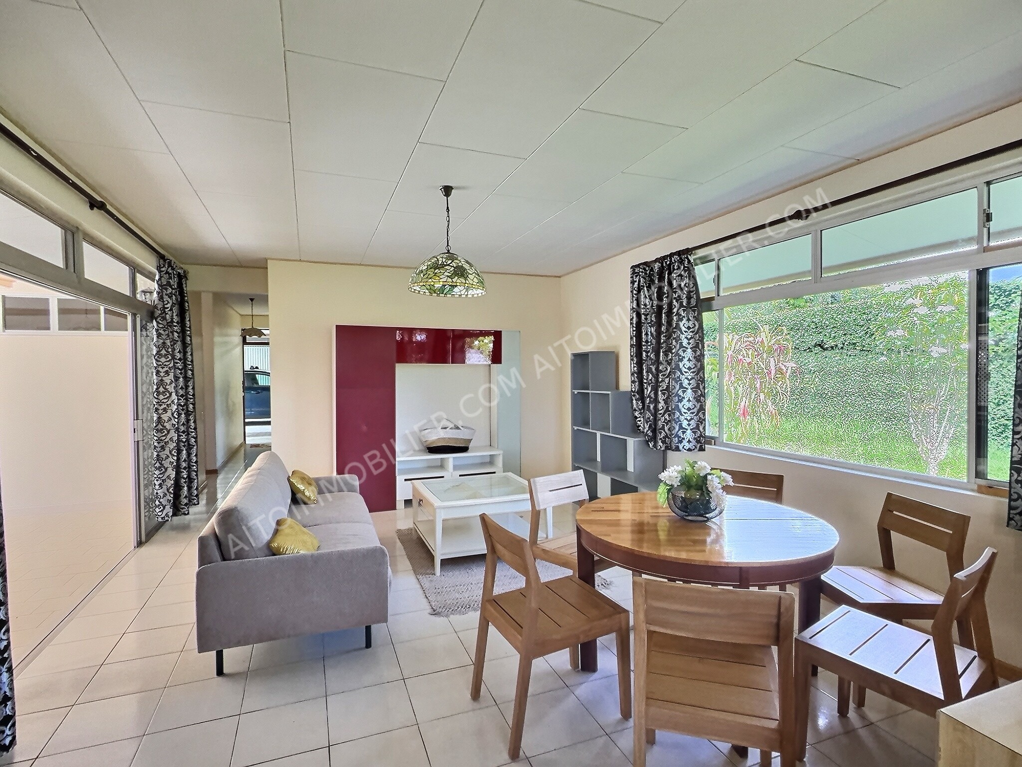 A LOUER F4 + 1 BUREAU PAPARA 9