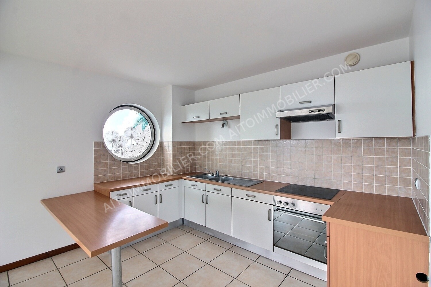 A LOUER APPARTEMENT F3 PAMATAI 2