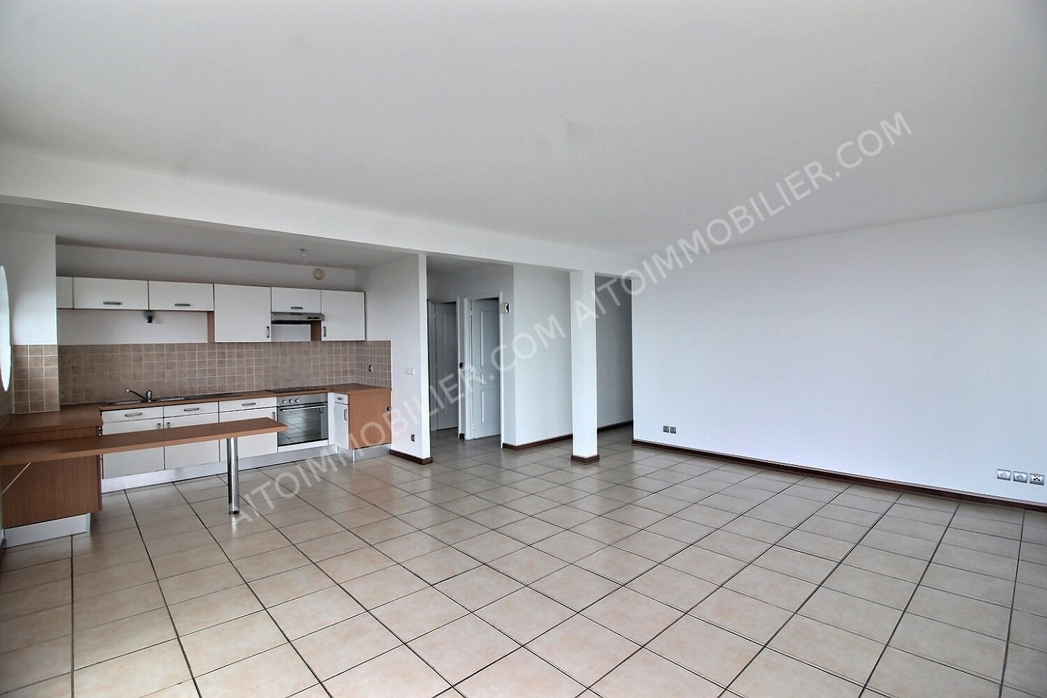 A LOUER APPARTEMENT F3 PAMATAI 1