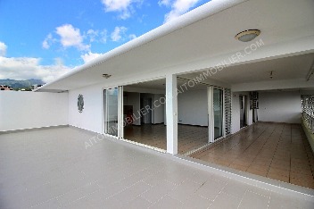 A LOUER APPARTEMENT F3 PAMATAI