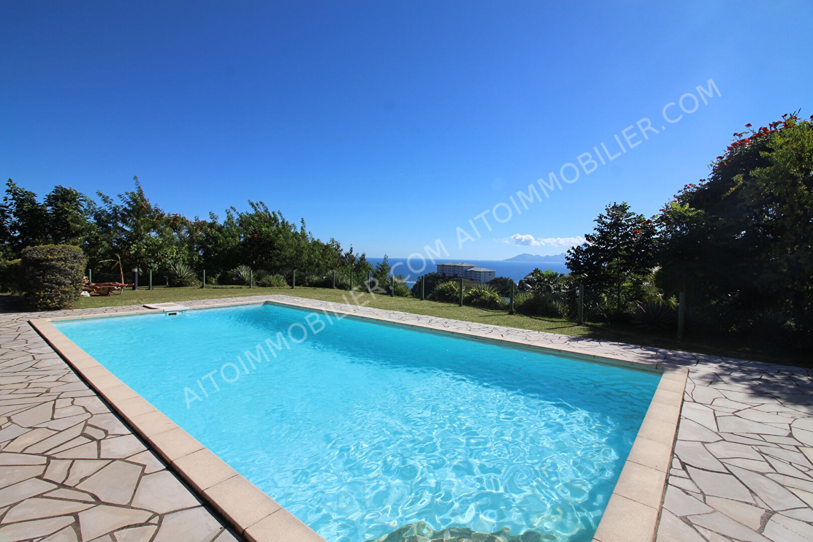 A LOUER APPARTEMENT F2BIS PUNAAUIA 9