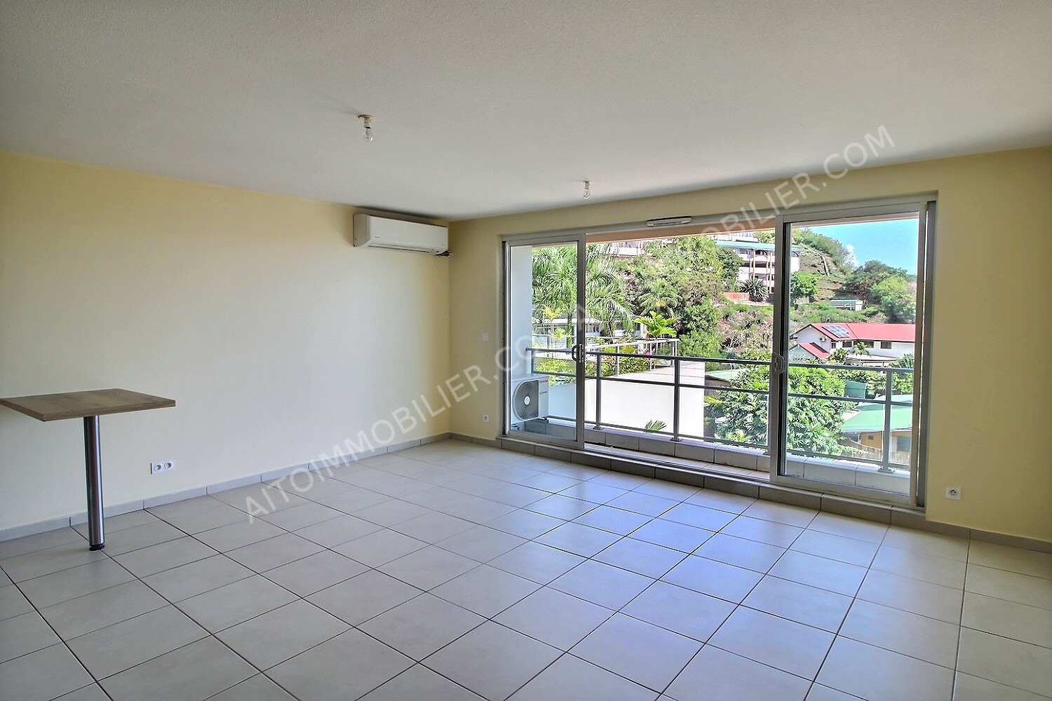 A LOUER STUDIO FAAA 2