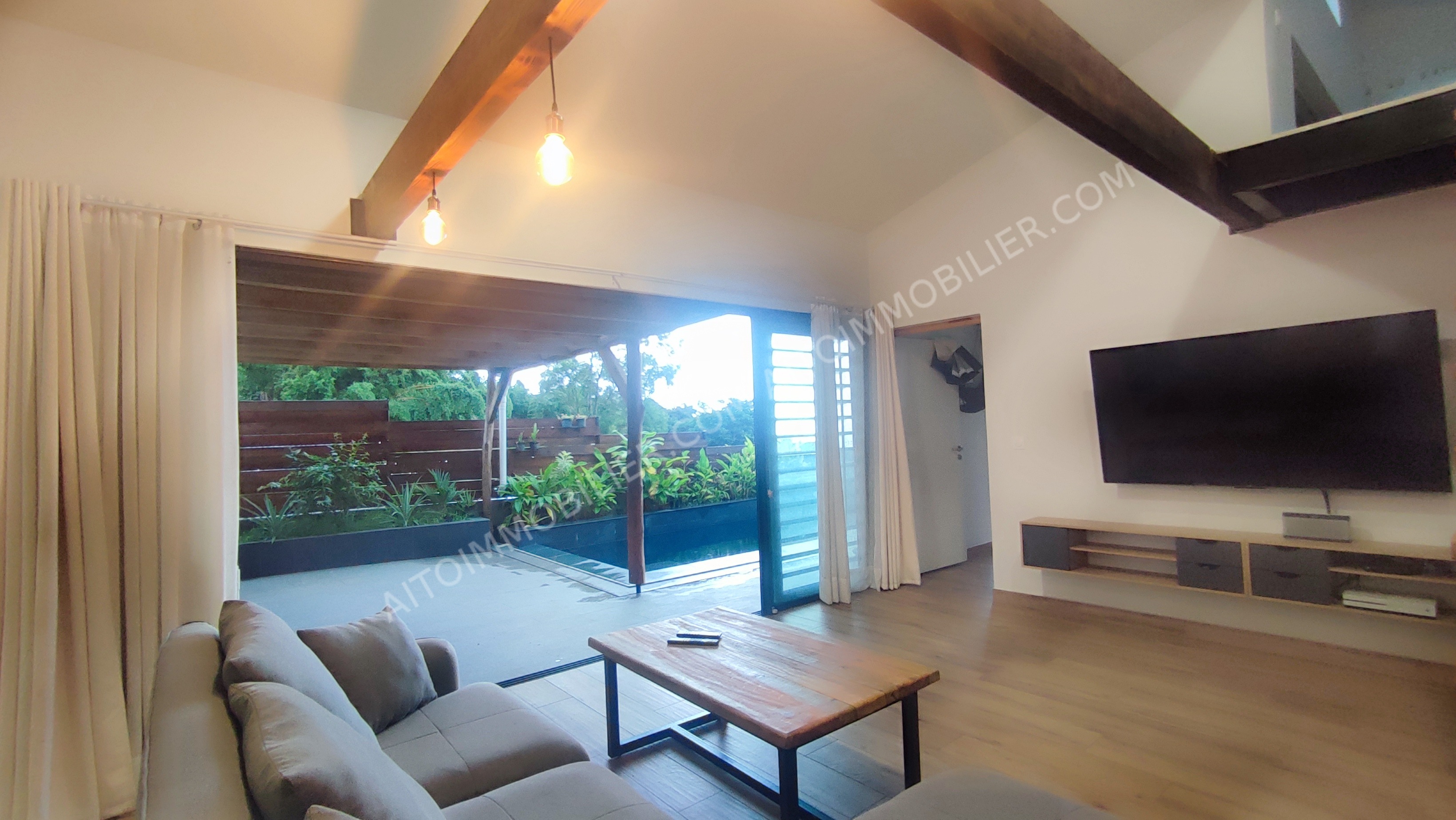 A LOUER MAISON F4 MEUBLÉE PUNAAUIA 2