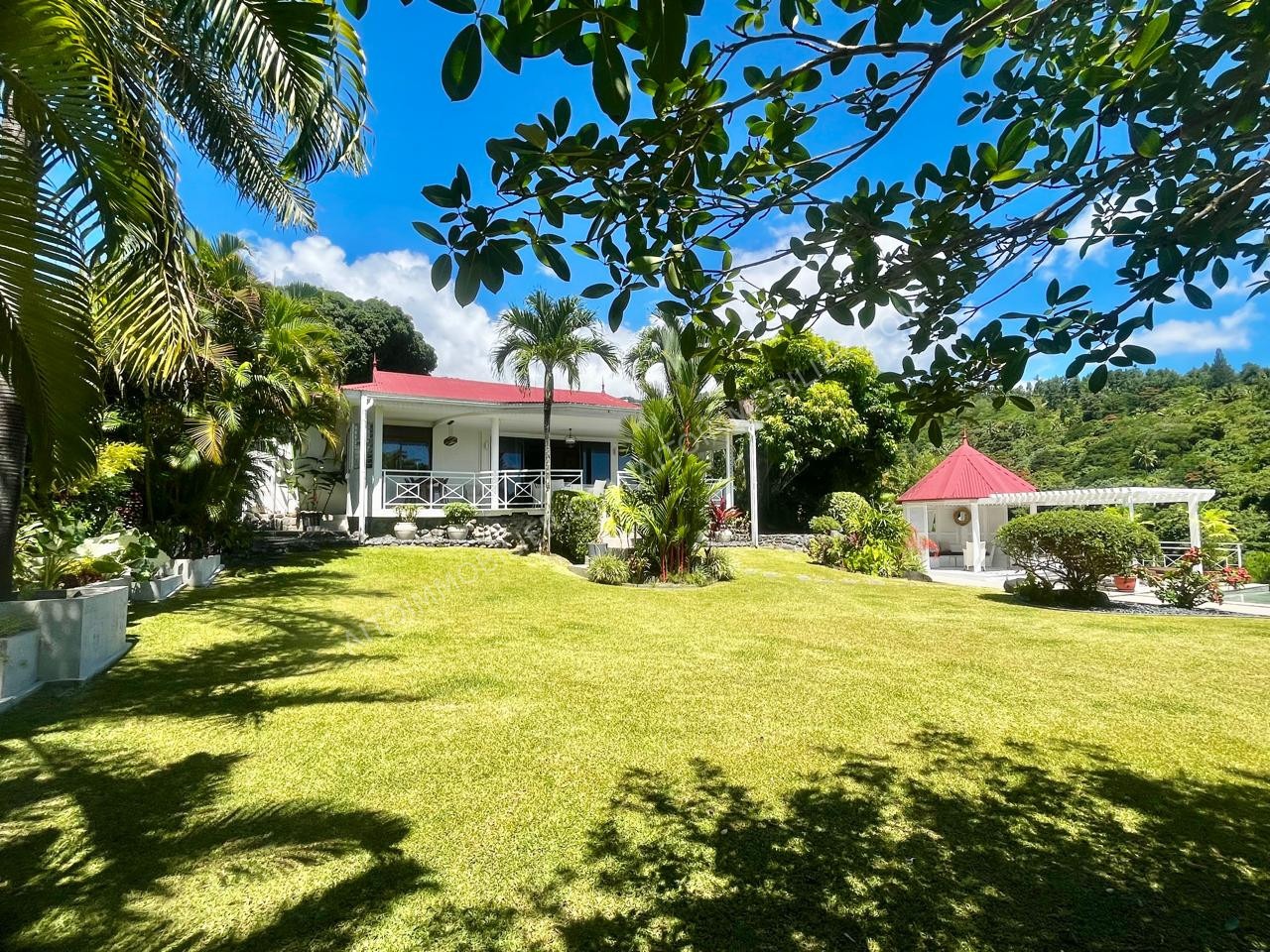 VENTE MAISON SUR PAMATAI 2