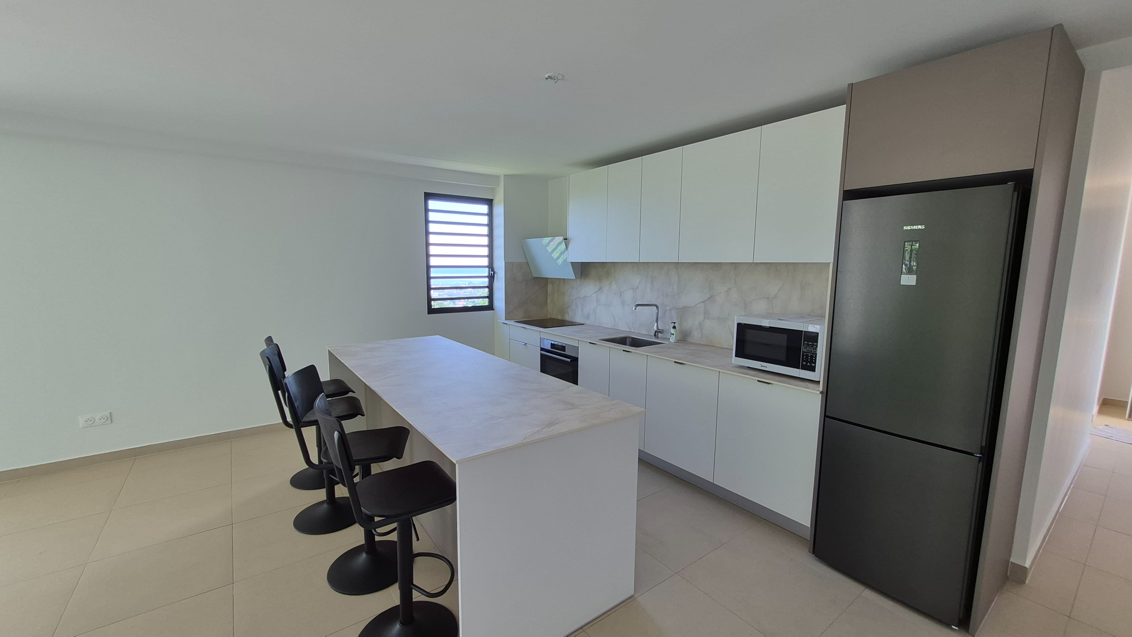 A LOUER APPARTEMENT F4 PAPEETE 2