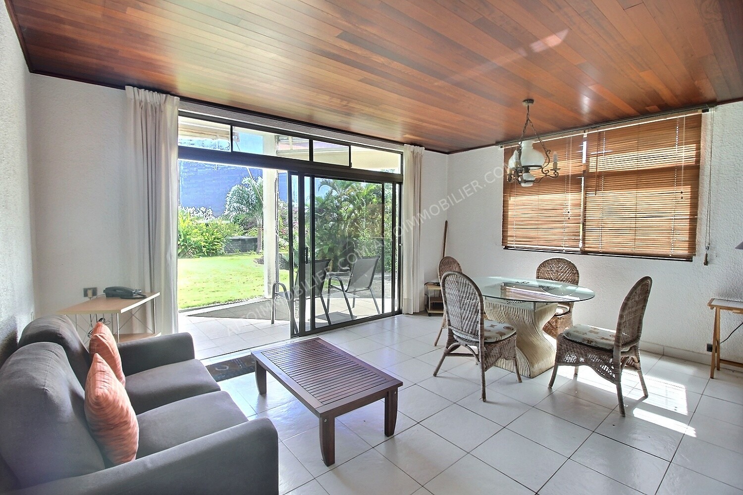 A LOUER APPARTEMENT T2 RDC MAHINARAMA 8