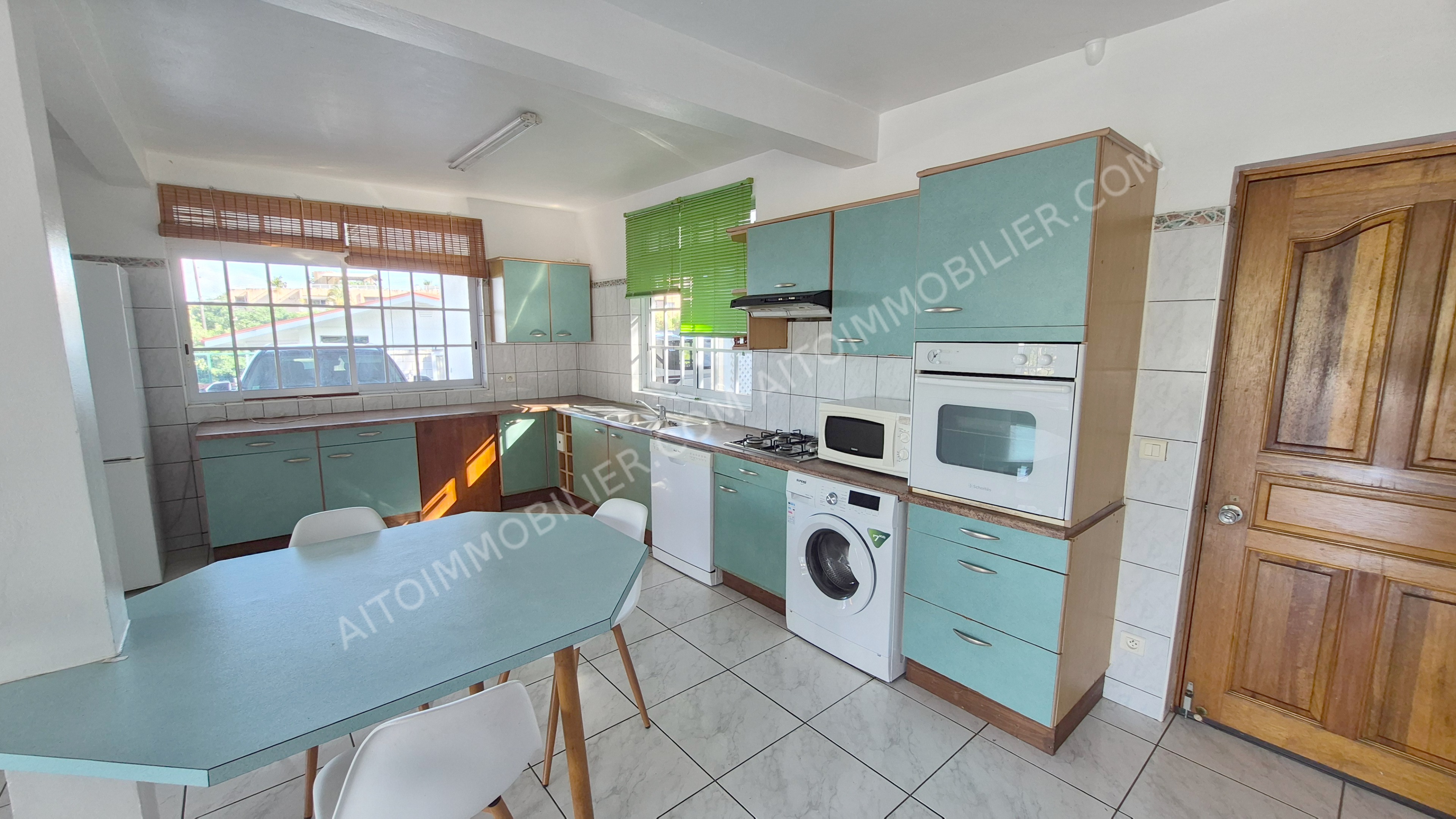 A LOUER APPARTEMENT EN BAS DE MAISON F4 PAPEETE 2