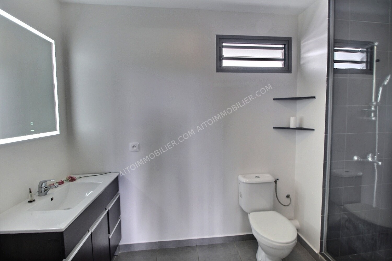 A LOUER APPARTEMENT F3 PAPEETE 7