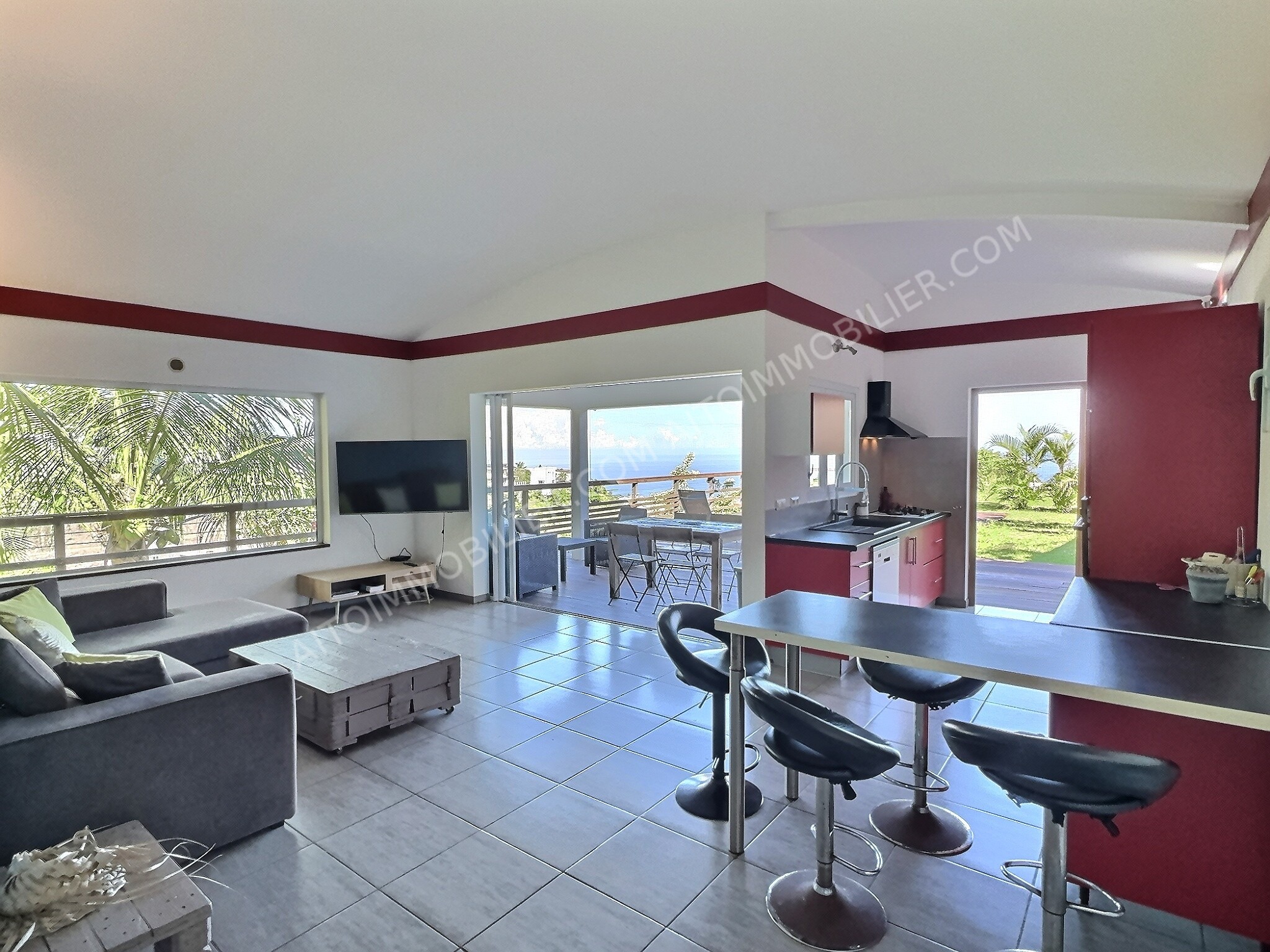 PUNAAUIA Vue mer et Moorea | Maison avec piscine en résidence sécurisée 5