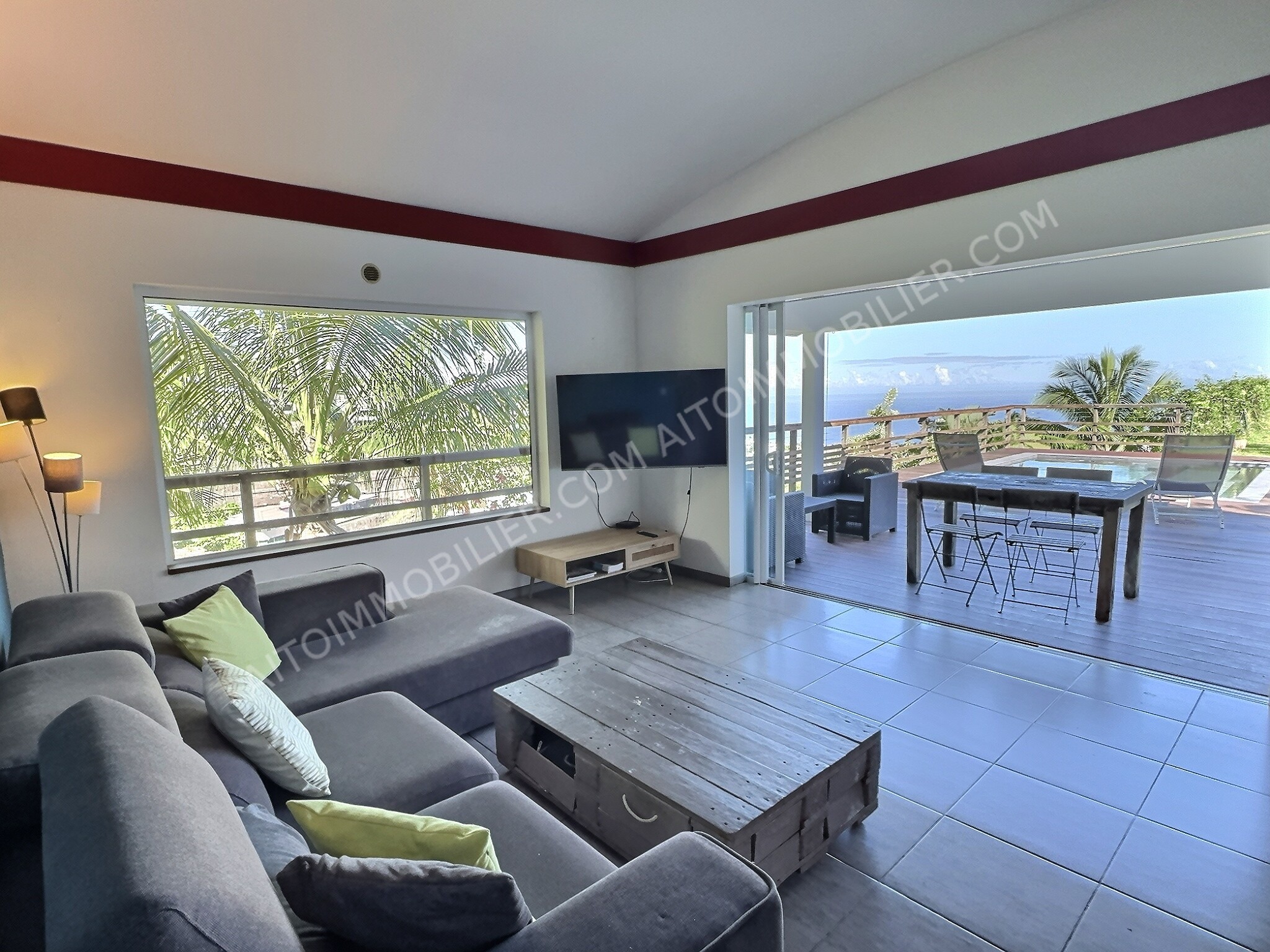 PUNAAUIA Vue mer et Moorea | Maison avec piscine en résidence sécurisée 3