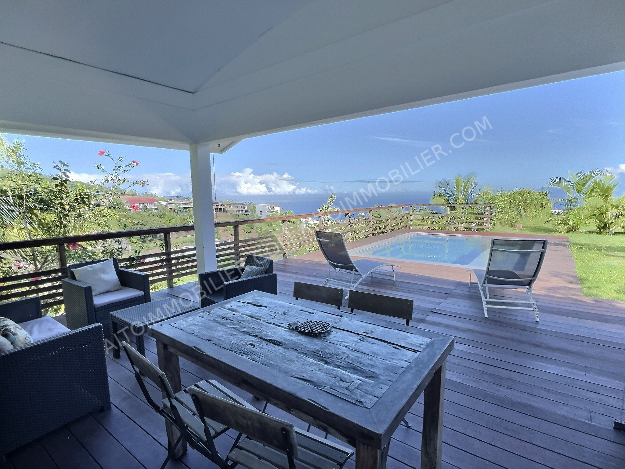 PUNAAUIA Vue mer et Moorea | Maison avec piscine en résidence sécurisée 2