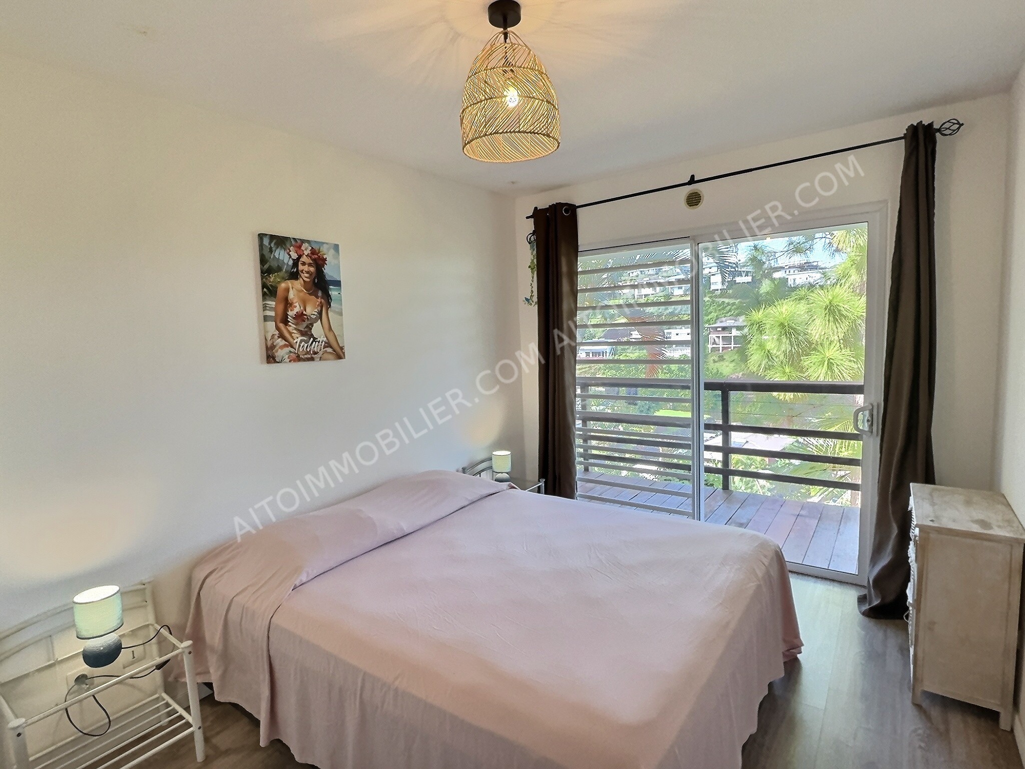 PUNAAUIA Vue mer et Moorea | Maison avec piscine en résidence sécurisée 9