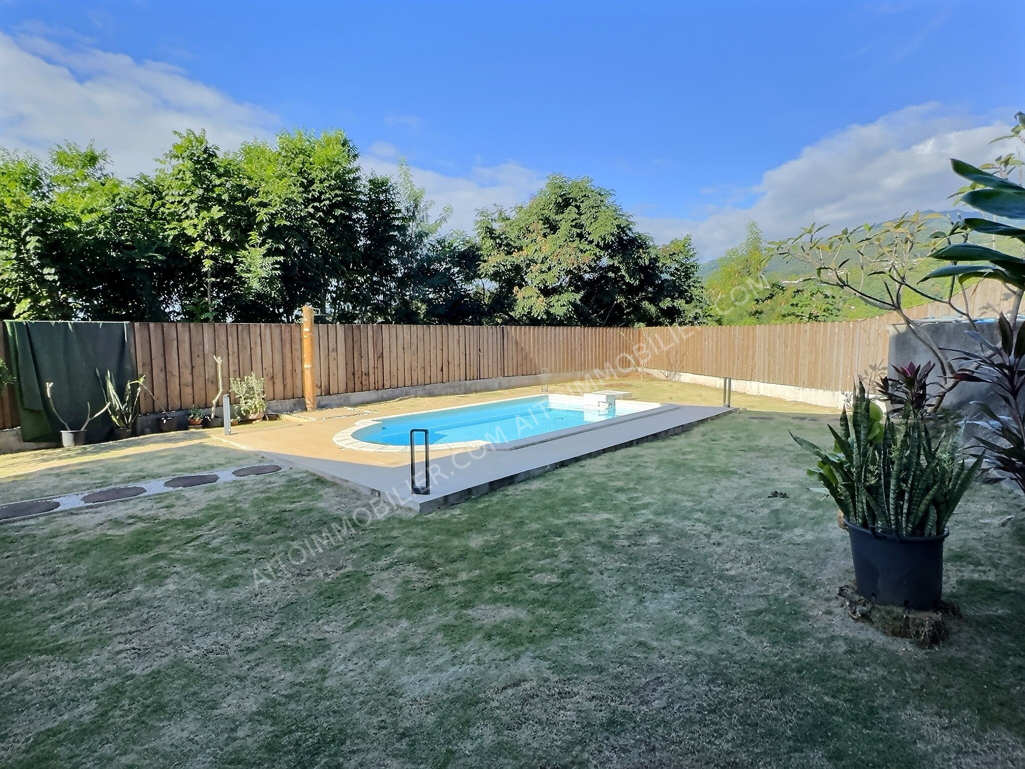TAHITI - PIRAE BELVEDERE BEL APPARTEMENT F3 en DUPLEX AVEC PISCINE PRIVEE 7
