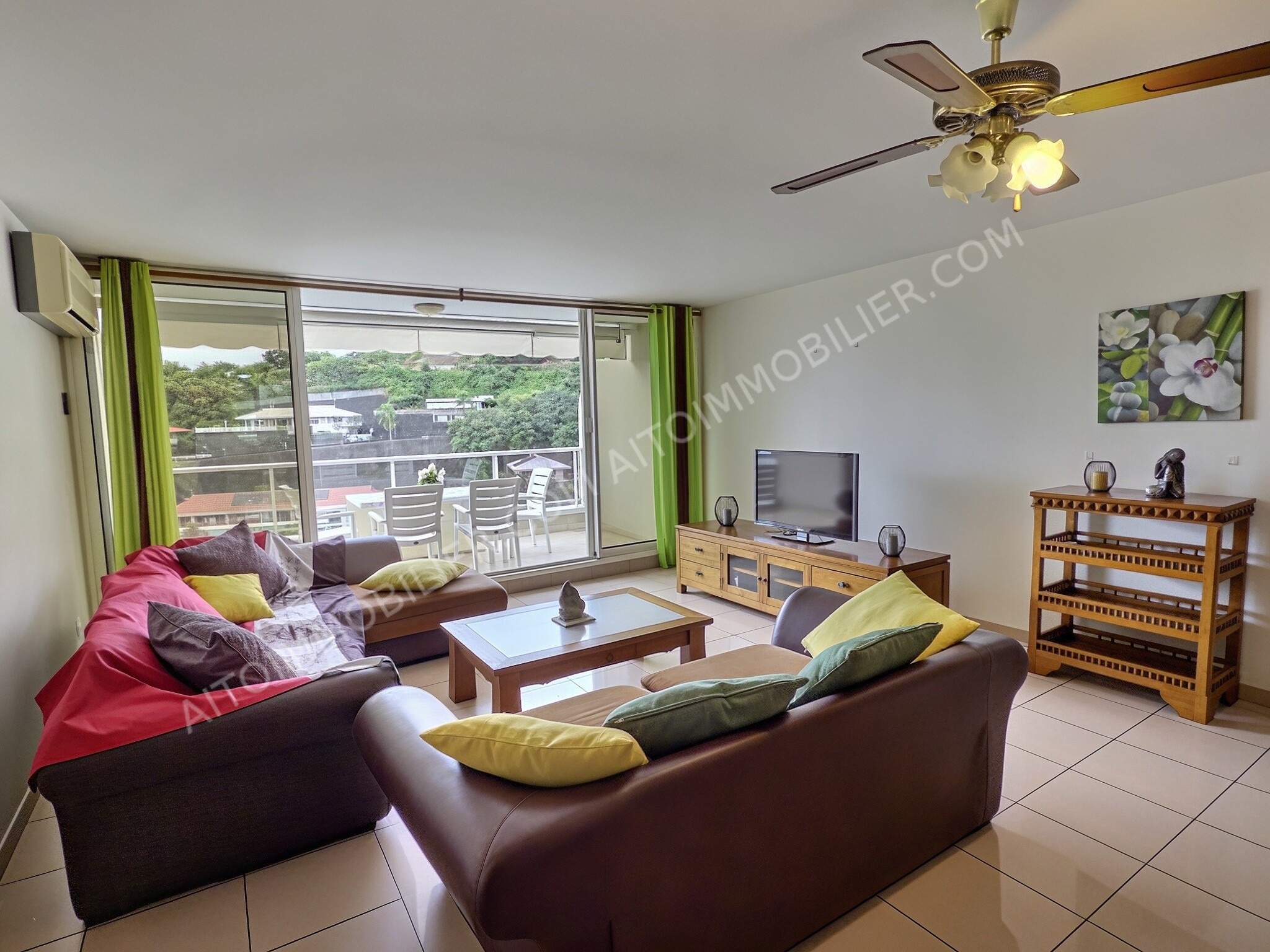 À vendre en exclusivité résidence Niuhiti Grand appartement F4 en triplex 11