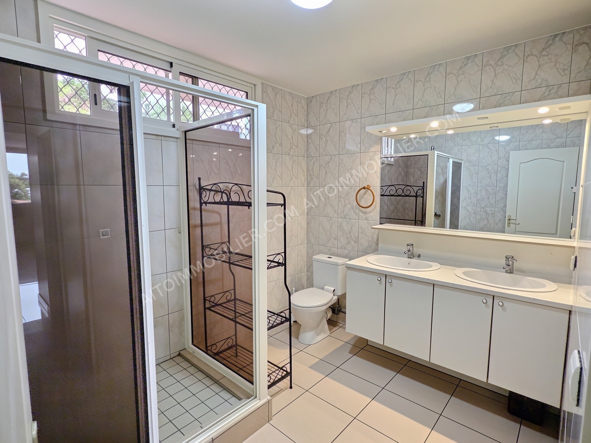 À vendre en exclusivité résidence Niuhiti Grand appartement F4 en triplex 9