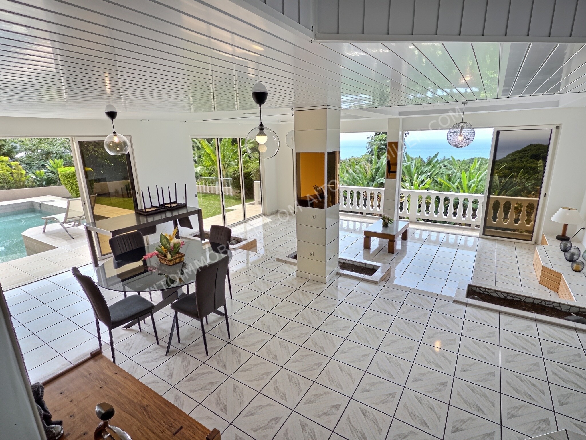 À vendre Erima hors lotissement maison de type F5 + bureau de 300 m2 habitable et avec piscine 2