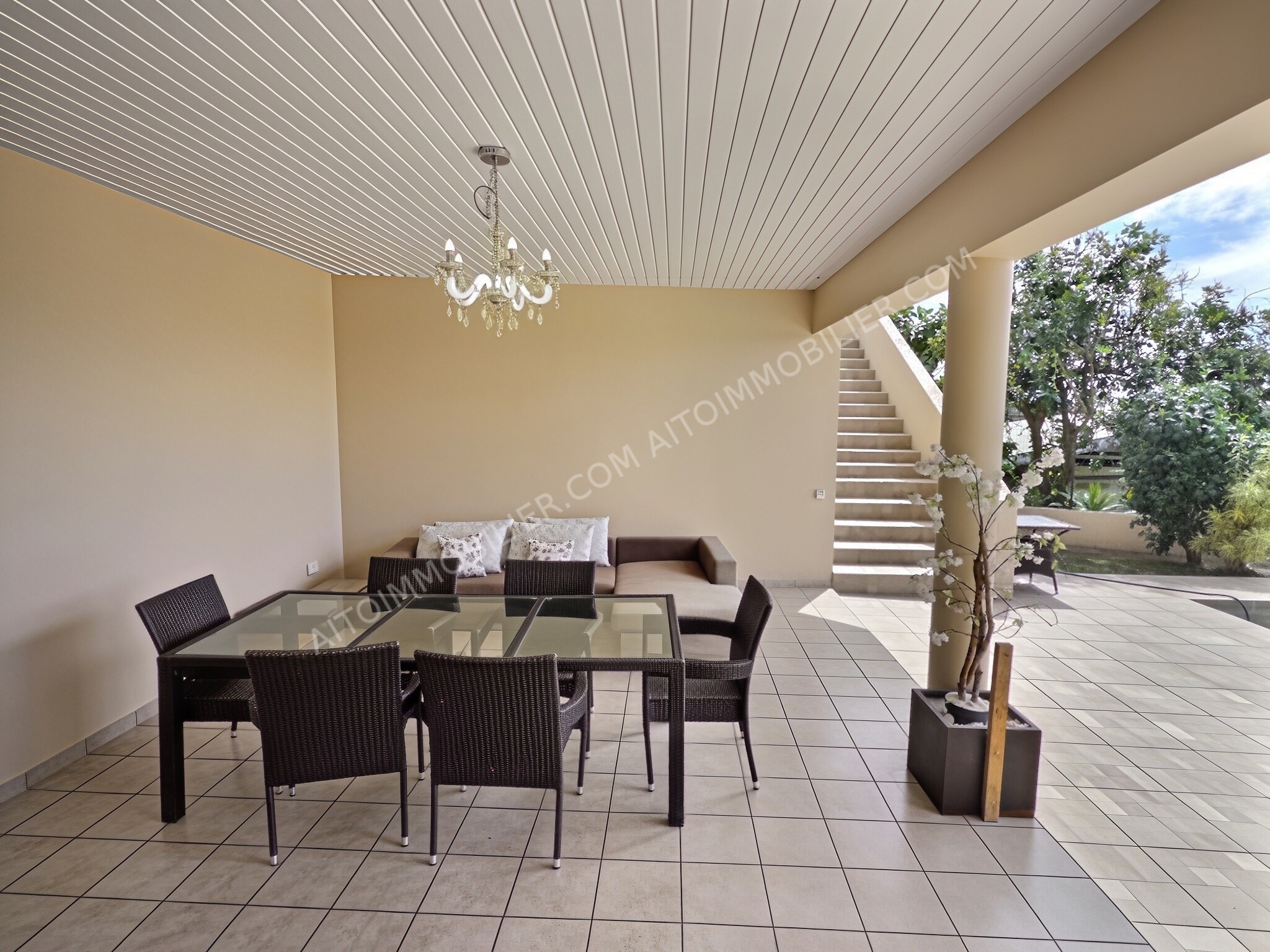 À vendre Erima hors lotissement maison de type F5 + bureau de 300 m2 habitable et avec piscine 14