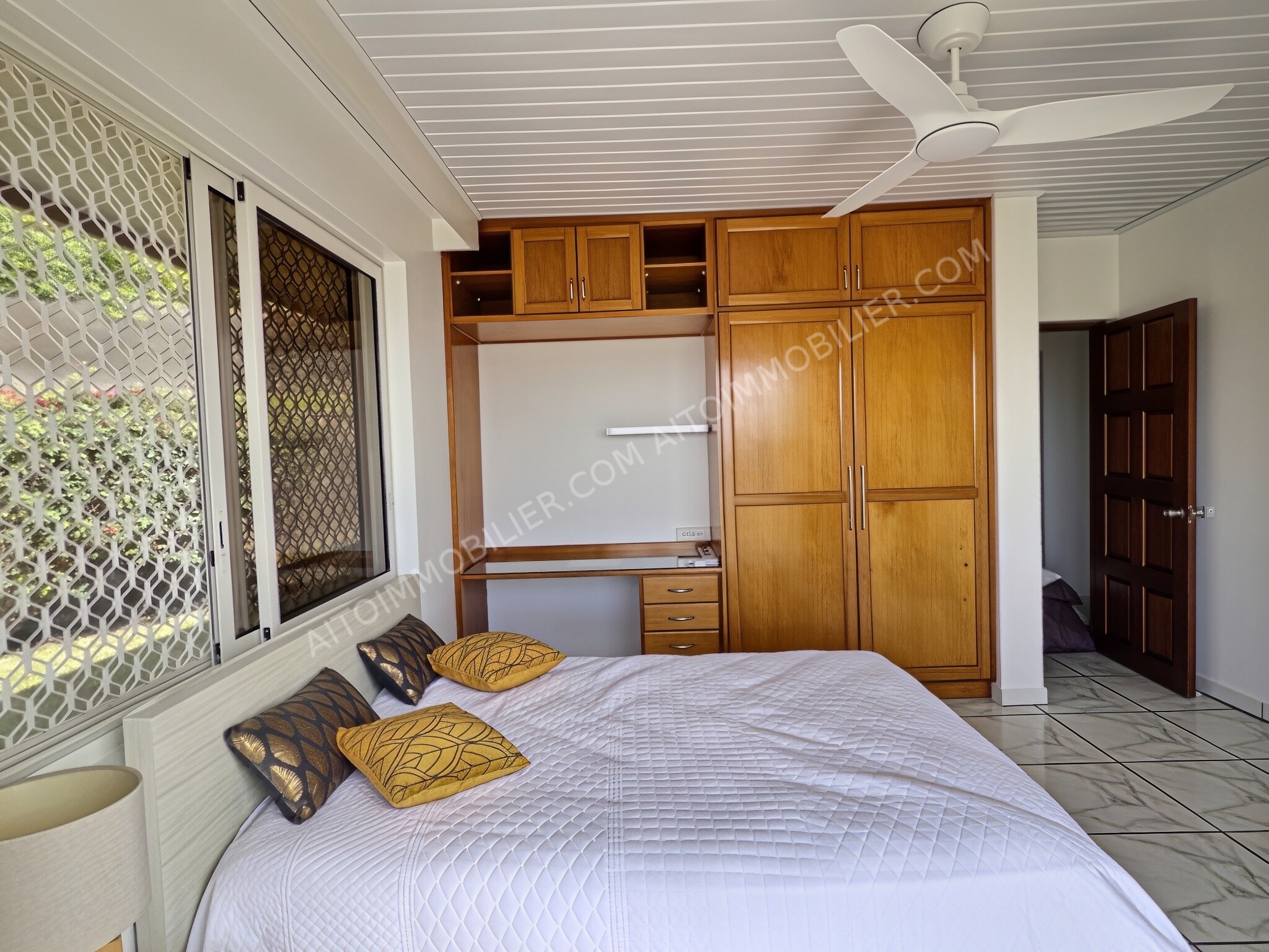 À vendre Erima hors lotissement maison de type F5 + bureau de 300 m2 habitable et avec piscine 6