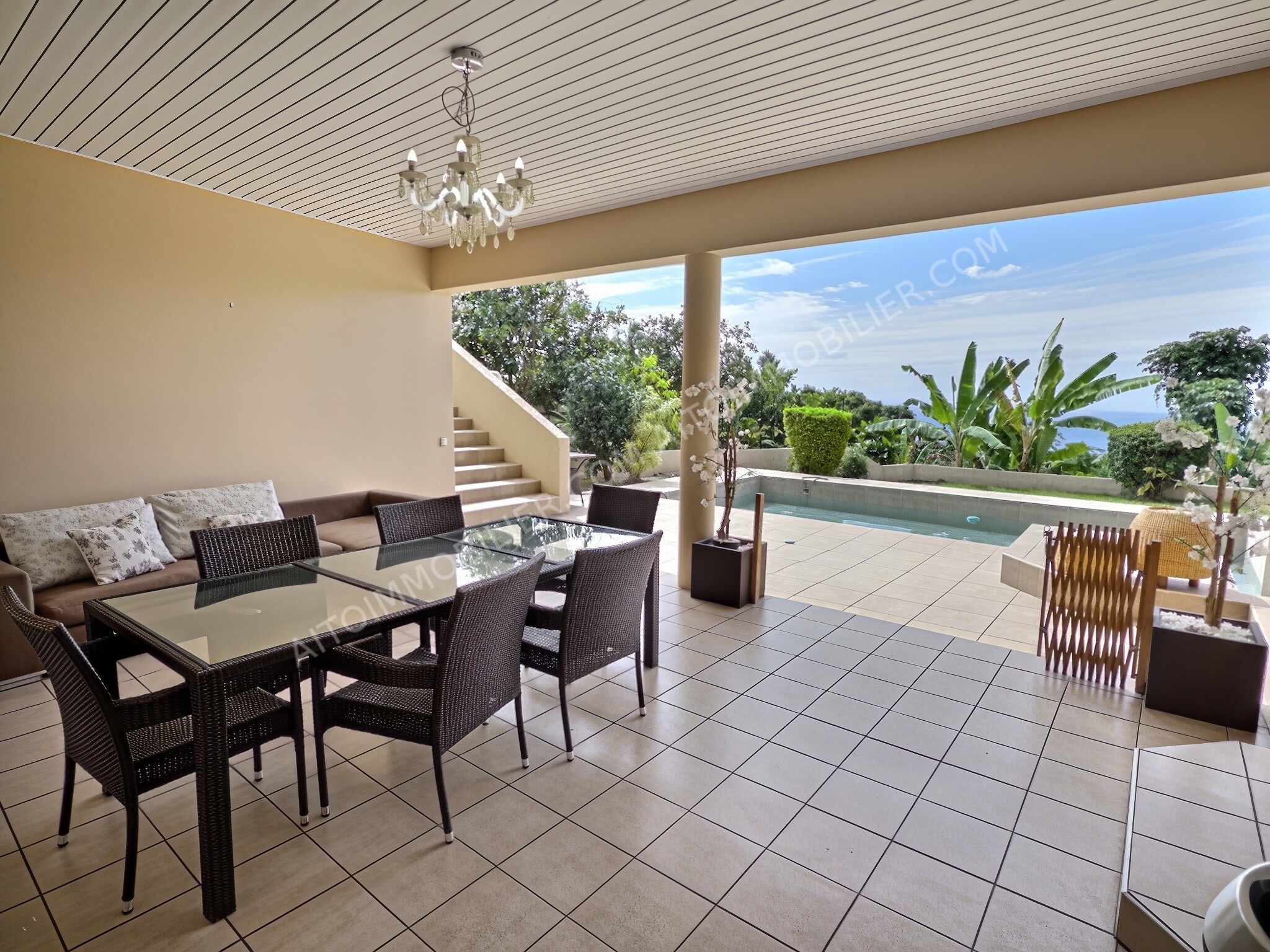 À vendre Erima hors lotissement maison de type F5 + bureau de 300 m2 habitable et avec piscine 15