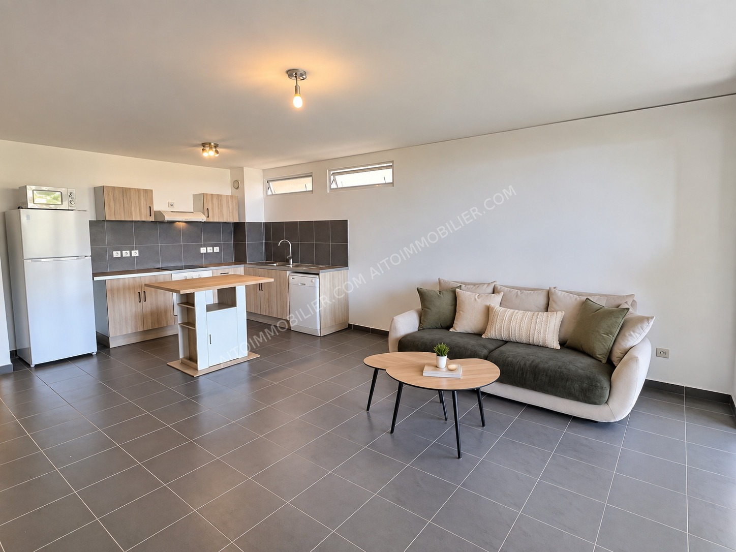 Appartement F3 lumineux avec terrasse et vue sur Moorea à louer sur Faaa 2