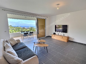 Appartement F3 lumineux avec terrasse et vue sur Moorea à louer sur Faaa