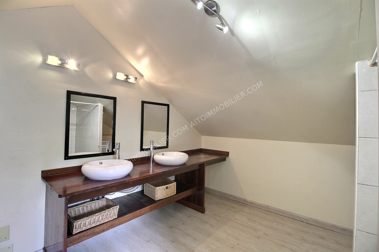 MAISON T4 + PISCINE SUR PAEA A LOUER 9