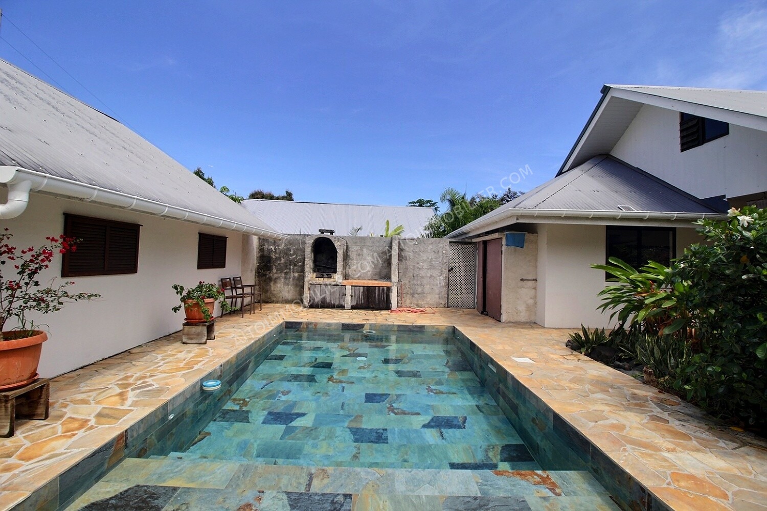 MAISON T4 + PISCINE SUR PAEA A LOUER 13