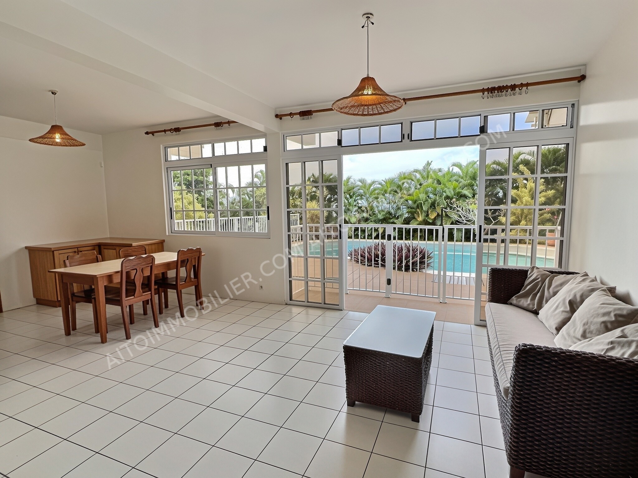 À vendre  Maison familiale avec piscine et vue mer à Pamatai 10