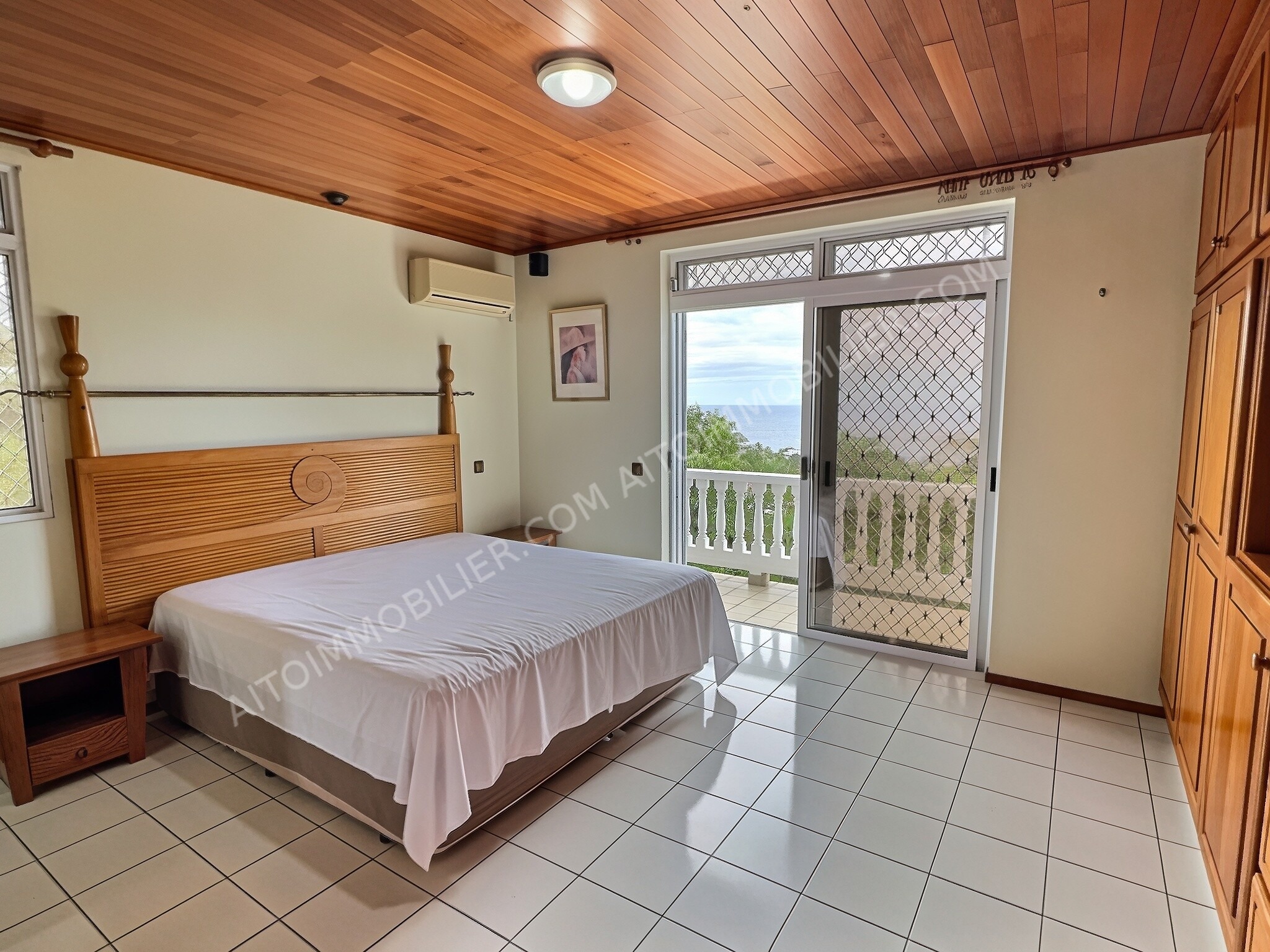 À vendre  Maison familiale avec piscine et vue mer à Pamatai 5