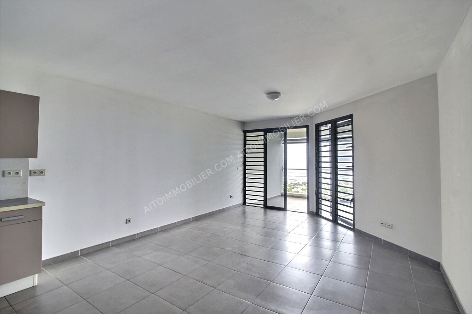 A LOUER APPARTEMENT F2 LES TERRASSES DE PUNAVAI 3